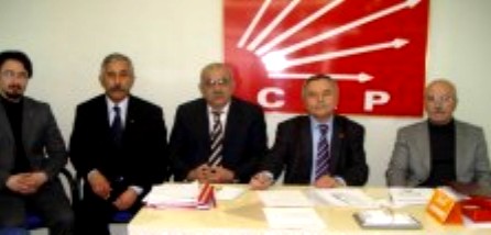 CHP Belediye Meclis Adayları: mer Kadıoğlu, Yakup Zengin, Haluk Sarısakal, H. Ahmet Doygun ve S. Mehmet Bellikli 