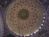 Binnenkant van de grote koepel van Suleymaniye Moskee Istanbul